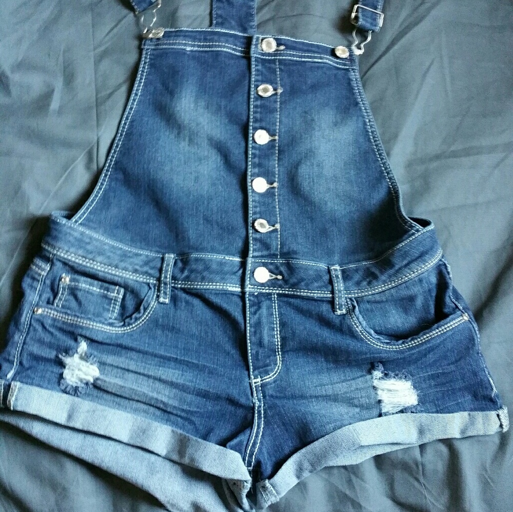 Overall shorts - Picture 2 of 3